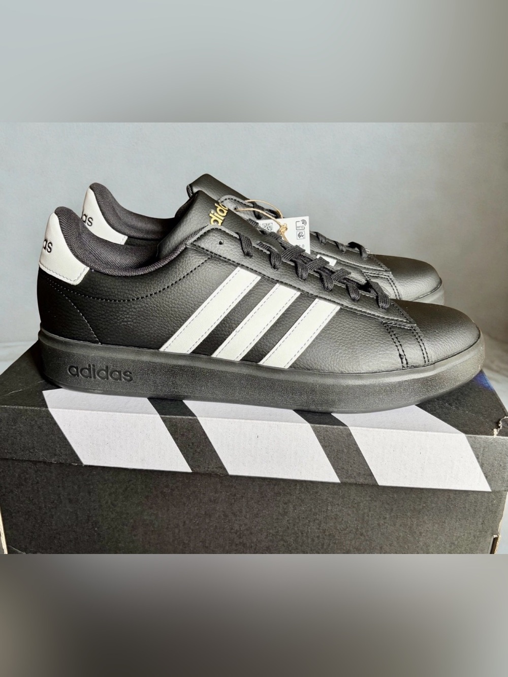 Men's  Adidas Grand Court 2.0 Black /White-JR0546 100% original New US 10.5